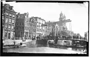 Houtgracht looking southeast to Mozes en Aäronkerk and Leprozengracht