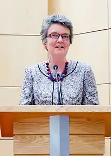 Portrait of Dr Jenny Taylor.