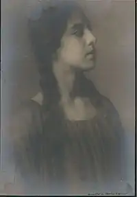 Spanish-Hawaiian girl