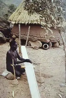 A weaver from the Mafa people of Mokolo