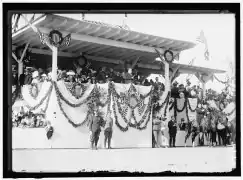 President Taft speaking from the stand