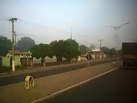 Município às margens da BR-262.