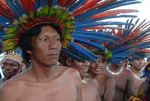 Homens índios Bororo, Mato Grosso, Brasil