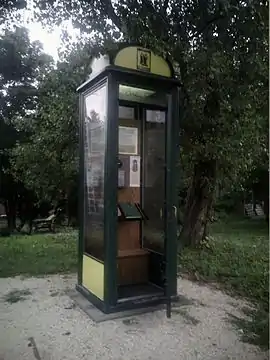 Memorial a István Örkény, em Remeteszőlős.