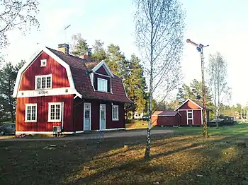 A estação ferroviária de Österbymo