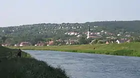 Vista de Ťahanovce desde o rio Hornád.