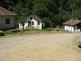 Vista de casas da aldeia de Darkovce.
