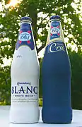 Garrafas de cerveja Kronembourg Blanc e Premier Cru.