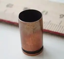 Um estojo de 9×18mm Makarov.