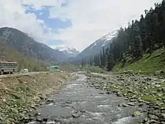 Uma vista do vale de Pahalgam
