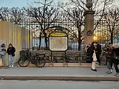 Acesso à estação.