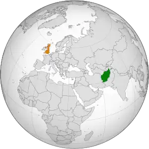 Mapa indicando localização do Afeganistão e do Reino Unido.