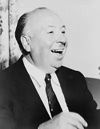 Alfred Hitchcock (1889-1980), cineasta anglo-americano, diretor de filmes de suspense que revolucionaram a estética cinematográfica do Século XX.