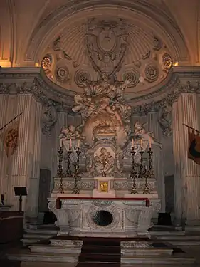 O escultural altar de Giovanni Battista Piranesi.