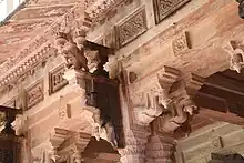 Colunas duplas no Forte Amer