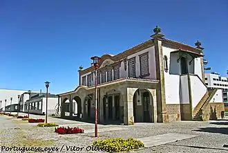 Antigo edifício da estação de Chaves, em 2012