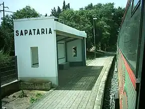 Apeadeiro ferroviário da Sapataria, na Linha do Oeste.