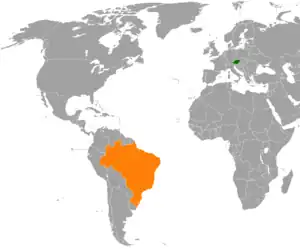 Mapa indicando localização {{{preposição1}}} Áustria e {{{preposição2}}} Brasil.