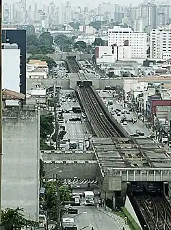 Linha elevada vista no distrito de Santana.