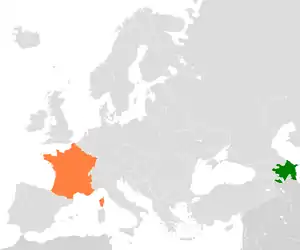 Mapa indicando localização do Azerbaijão e da França.