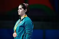 Bruna Costa Alexandre com a medalha de bronze nos Jogos Paralímpicos de 2016