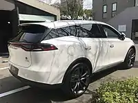 Visão traseira do BYD Tang II EV