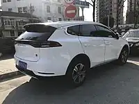 Visão traseira do BYD Tang II (versão a combustão)