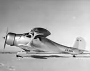 Beechcraft model 17 exemplo de biplano com escalonamento descendente.