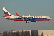 Um Boeing 737-800 se aproximando no Aeroporto Vnukovo em 2010.