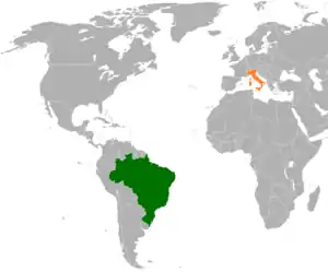 Mapa indicando localização do Brasil e da Itália.