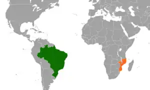Mapa indicando localização do Brasil e de Moçambique.