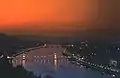 A ponte à noite, vista do Gellért Hill