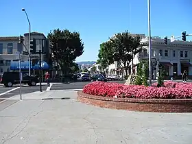 Avenida Burlingame, 2002