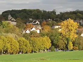 Vila de Bussy-Saint-Martin vista do parque do château&nbsp;de Rentilly.