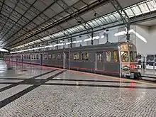 CP 2064 em exposição na estação de Lisboa-Rossio, em dezembro de 2021.