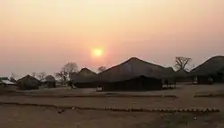 Casas tradicionais na vila de Caia