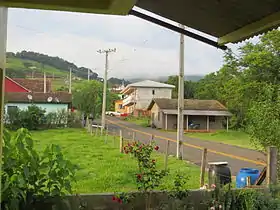Vista parcial do distrito de Leão a partir da casa de um habitante proprietário de uma pousada.