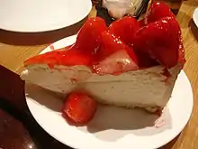 Um cheesecake de morango