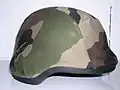 Capacete Spectra com a camuflagem da Europa Central do Exército Francês.