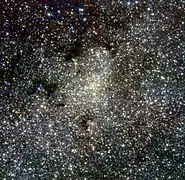 O centro da Via Láctea, imagem obtida pelo ISAAC, espectrômetro e câmera de infravermelho próximo e médio do VLT