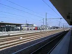 A estação com seu novo traçado, incluindo 2 vias (adequadas para quilômetro por hora) e 4 vias na plataforma.