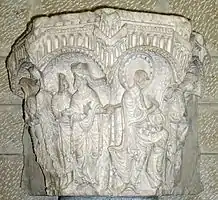 Capitel remanescente da igreja cruzada.