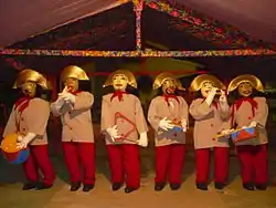 Bonecos figurando tocadores de pífanos do Nordeste