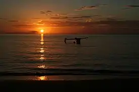 Pôr do sol na Praia Robinson, em Bouéni.