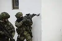 Soldados da Tchéquia em ação.