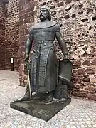 Estátua do Rei D. Sancho I, 1965, instalada à entrada do Castelo de Silves, Portugal.