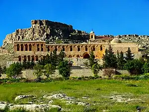 Mosteiro ortodoxo sírio de Mor Hananyo (em turco: Deyrülzafarân Manastırı), a 4&nbsp;km da cidade de Mardin.