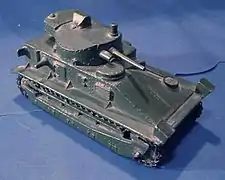 Item Dinky Toys Nº 151a, um Tanque médio fabricado entre 1937 e 1941 e relançado entre 1947 e 1952.