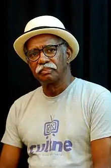 Dom Filó com camiseta do Cultne, 20022