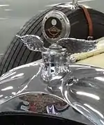 Logo e mascote do Duesenberg Model A